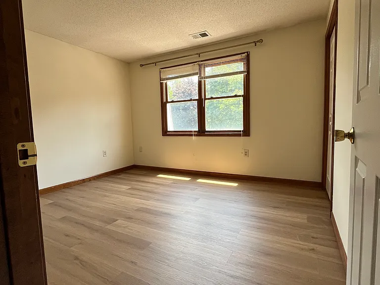 271 Oakland St #F — Photo 5