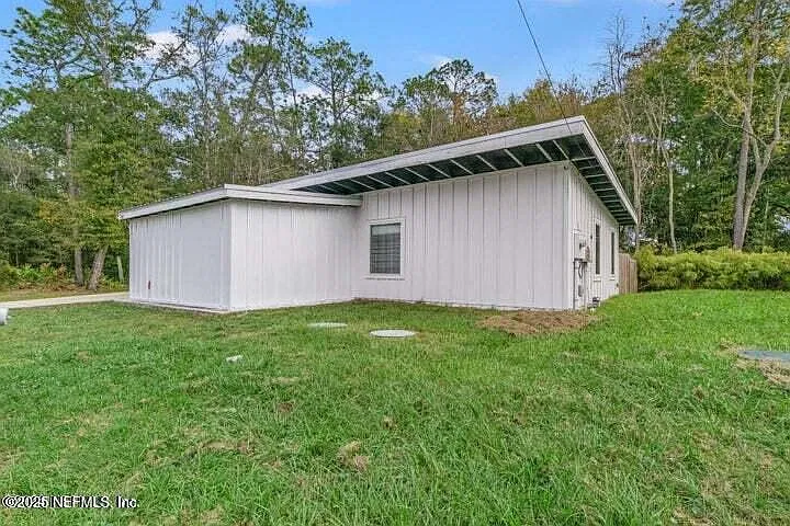 3 bed, 2.0 bath, 1562 sqft, $1,800 — Photo 2
