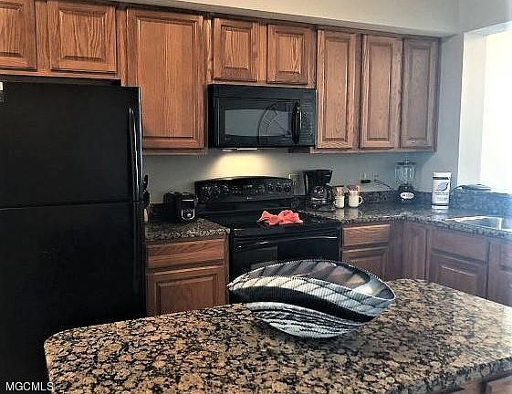 4th image of 2228 Beach Dr