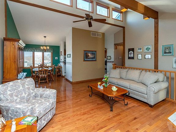 3rd image of 1488 Circle Dr