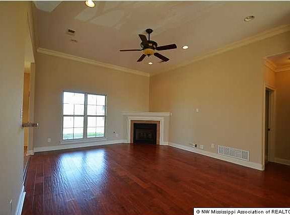 3rd image of 1278 Heritage Dr S