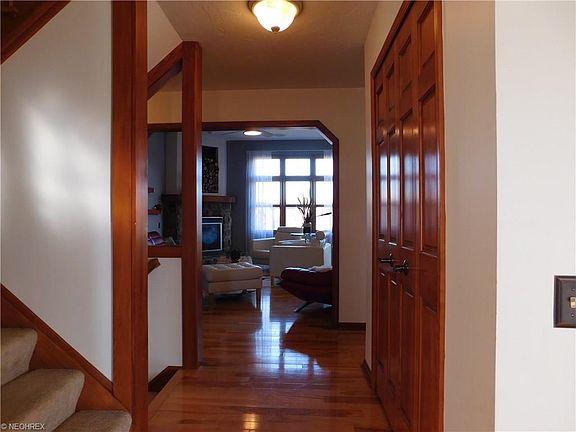 3rd image of 317 Waterford Way