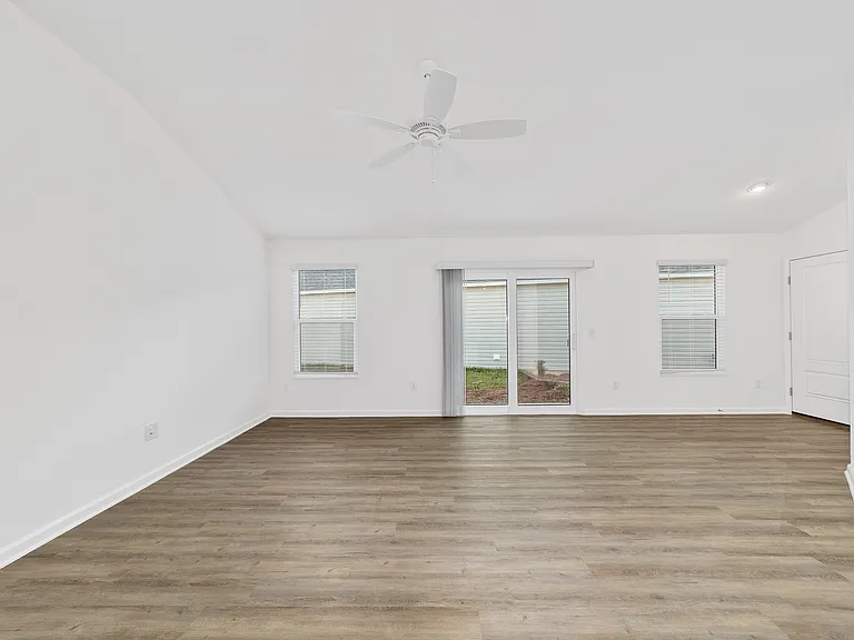4323 Arch Way — Photo 7