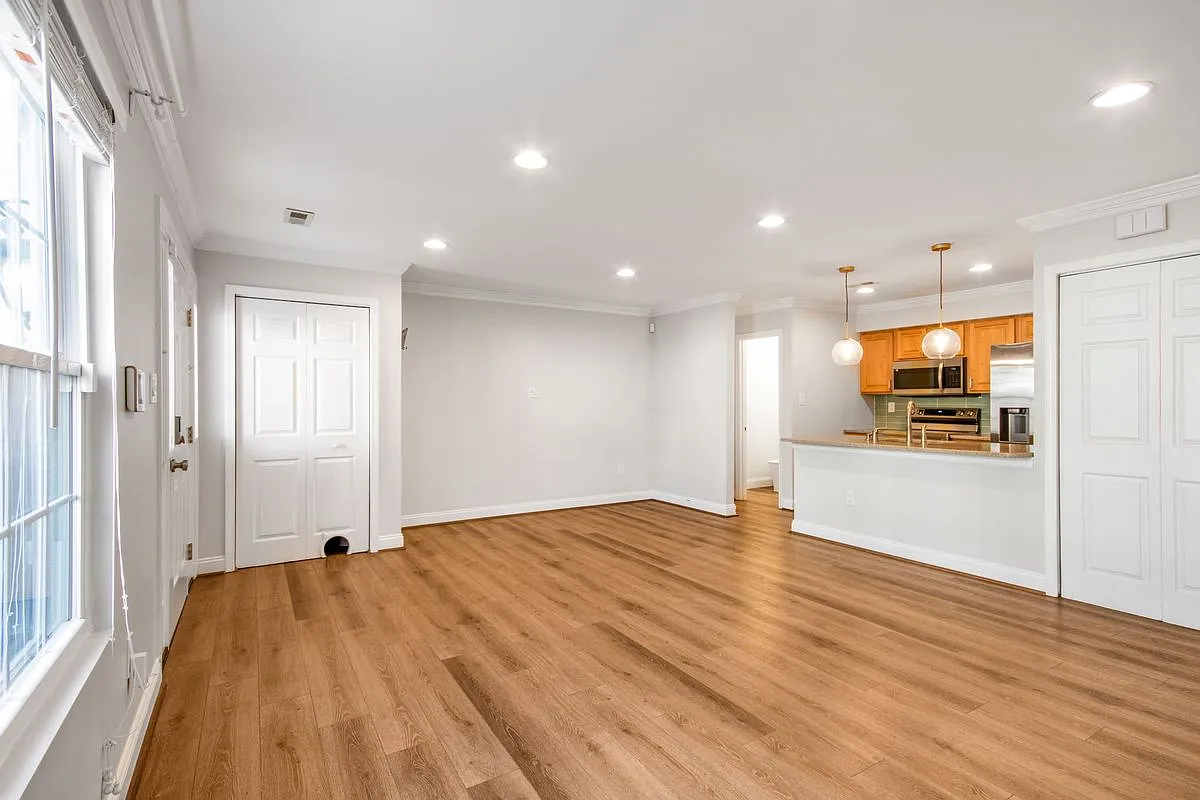 3 bed, 2.5 bath, 1670 sqft, $2,800 — Photo 4