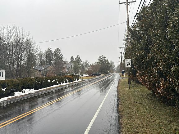 4th image of 1805 Yardley Rd