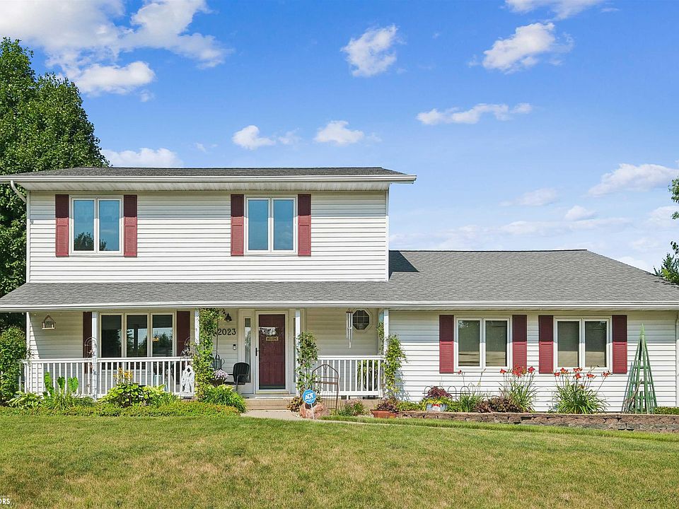 1st image of 2023 Edgebrook Dr