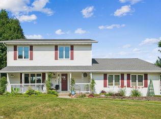 2023 Edgebrook Dr, Marshalltown, IA 50158