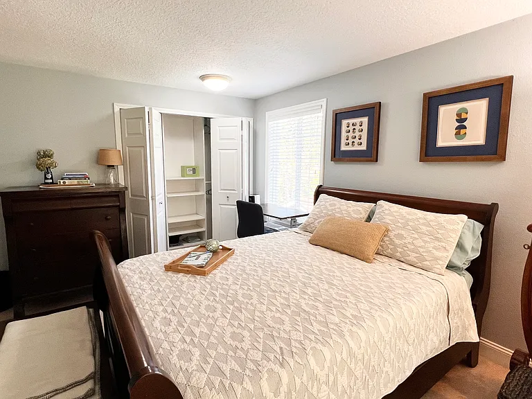 10024 SW 36th Ct — Photo 6