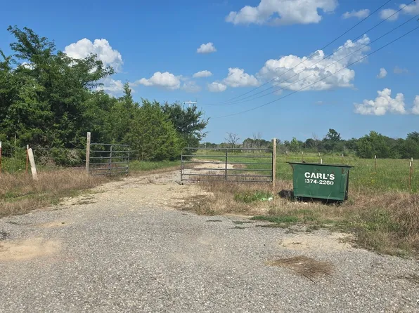 28761 Johnson Rd, Maud, OK 74854