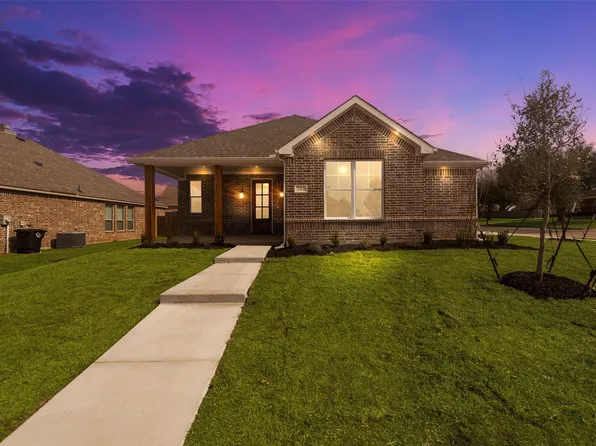 711 Buffalo Creek Dr, Cleburne, TX 76033