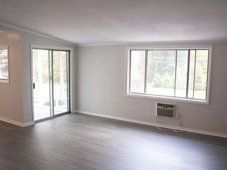 750 Northern Ave #4 — Photo 2
