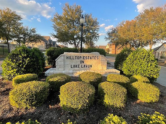 4th image of 1020 Hilltop Dr
