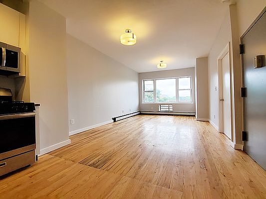 2nd image of 804 Evergreen Ave #2A