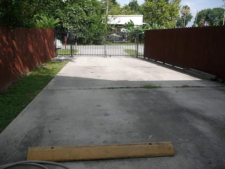 9505 Shoreham St — Photo 7