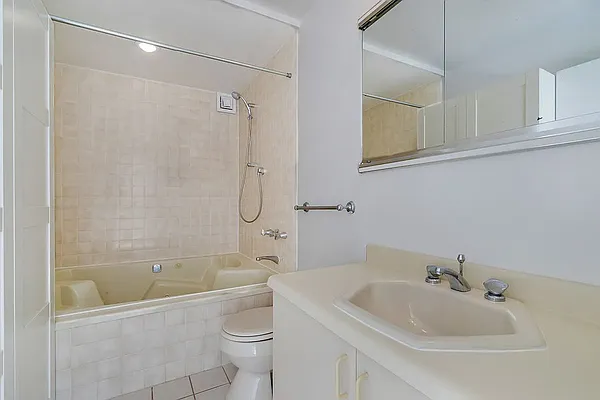 Rented by Compass | media 9