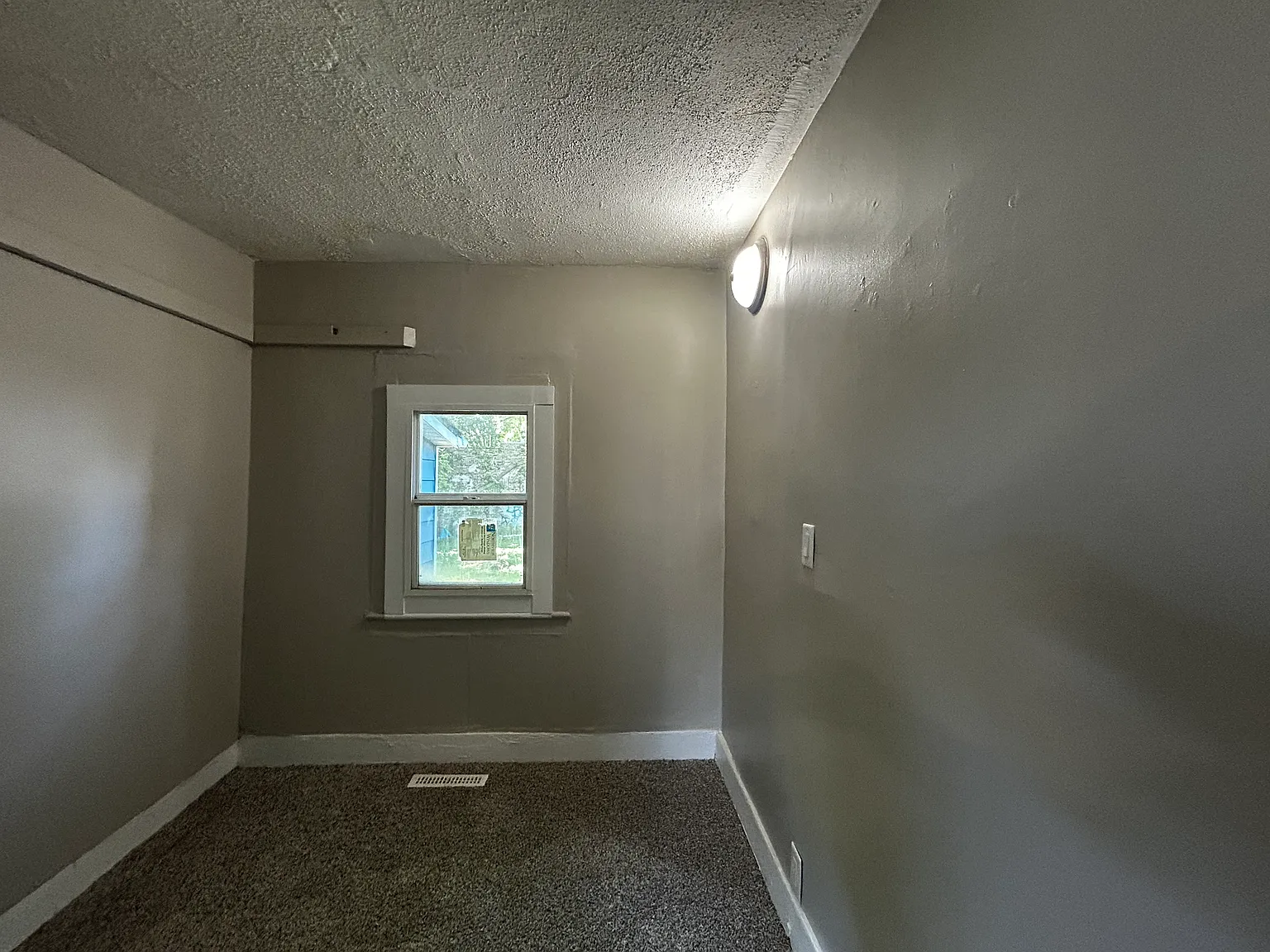 3 bed, $1,395 — Photo 1