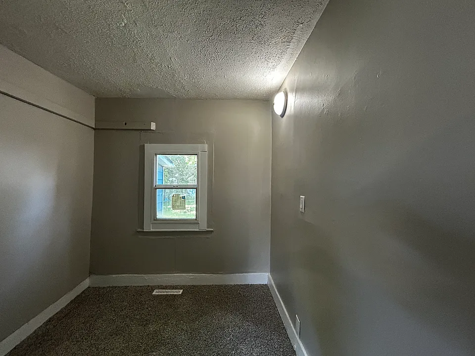 1130 Douglas Ave #3