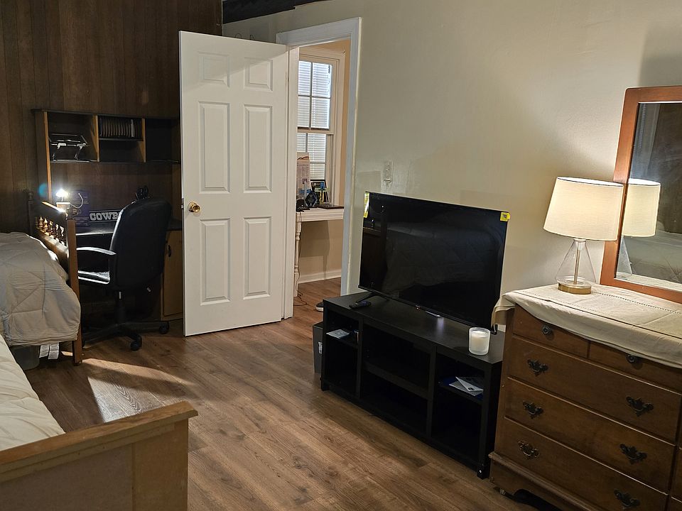 1st image of 100 Chadwick Ln
