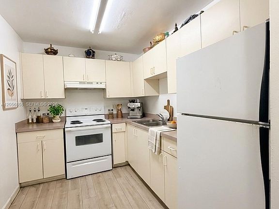 3rd image of 5775 W 20th Ave APT 308