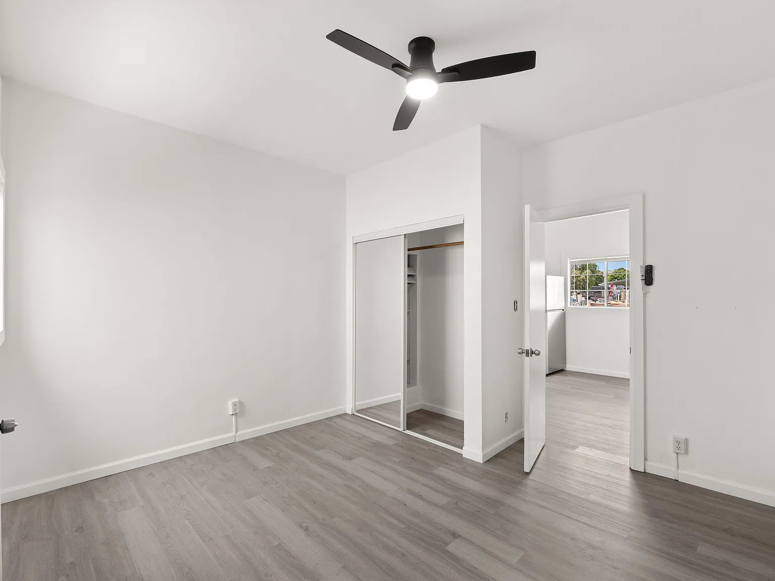 2 bed, 650 sqft, $2,450 — Photo 4