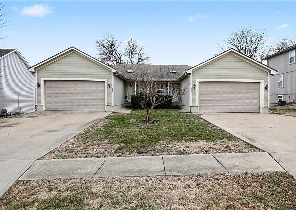 1st image of 817-821 NE Independence Ct