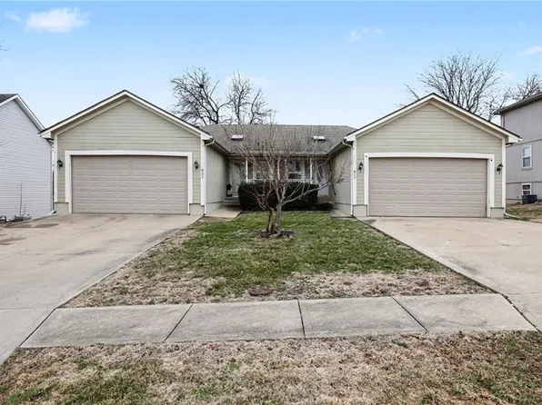 817-821 NE Independence Ct, Lees Summit, MO 64063