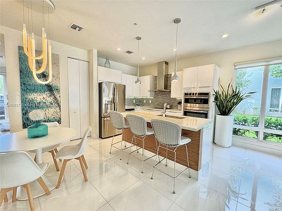 5th image of 10260 NW 63rd Ter APT 107