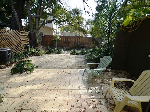 2nd image of 3075 Abbey Ct