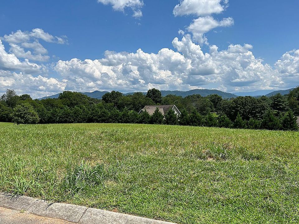 2nd image of 144 Settlers Pointe Cir