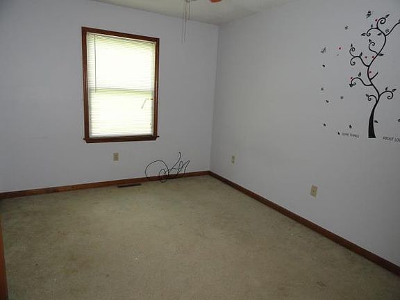 4th image of 513 Virginia Ave