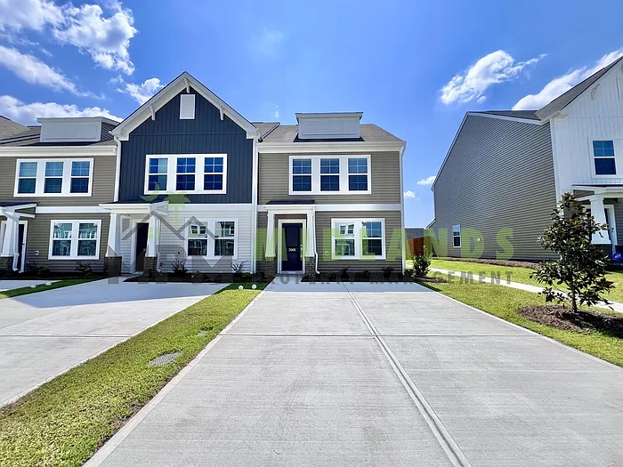 3 bed, 2.5 bath, 1250 sqft, $1,895 — Photo 1