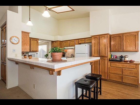 5th image of 1513 E Omaha Ave