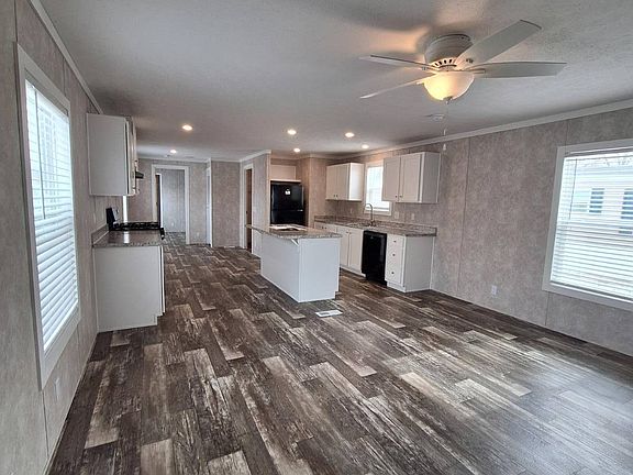 2nd image of 33 Deerpath Rd