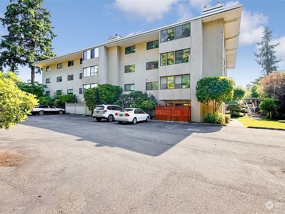 3rd image of 18606 52nd Avenue W #232