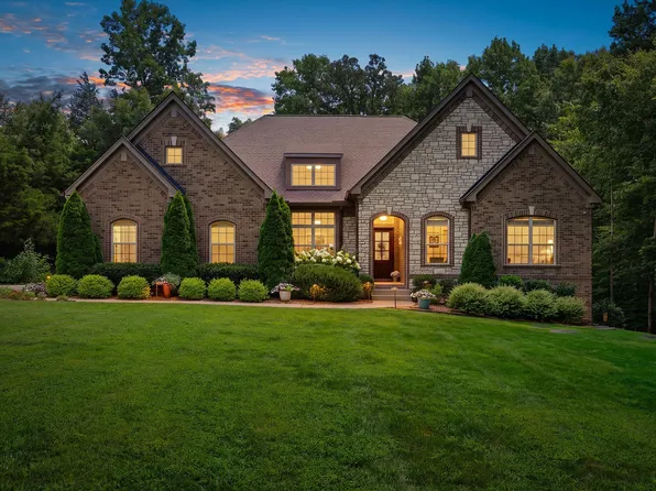 8012 Rose Ridge Pvt Ln, Fairview, TN 37062