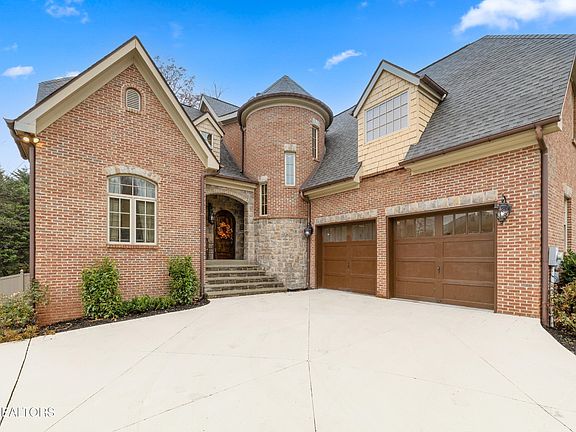 3rd image of 1818 Calgary Falls Ln