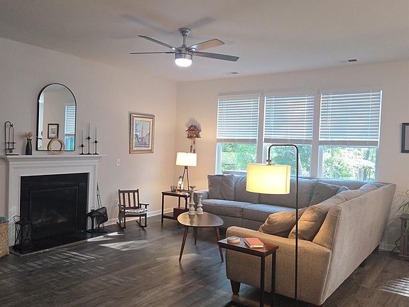 4th image of 310 Wildbay Ct