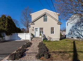 53 Fairview Ave, Islip Terrace, NY 11752