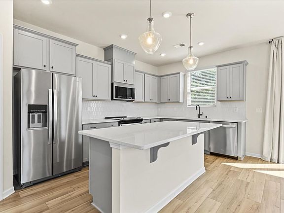3rd image of 4529 Iron Oak Ln Unit 1