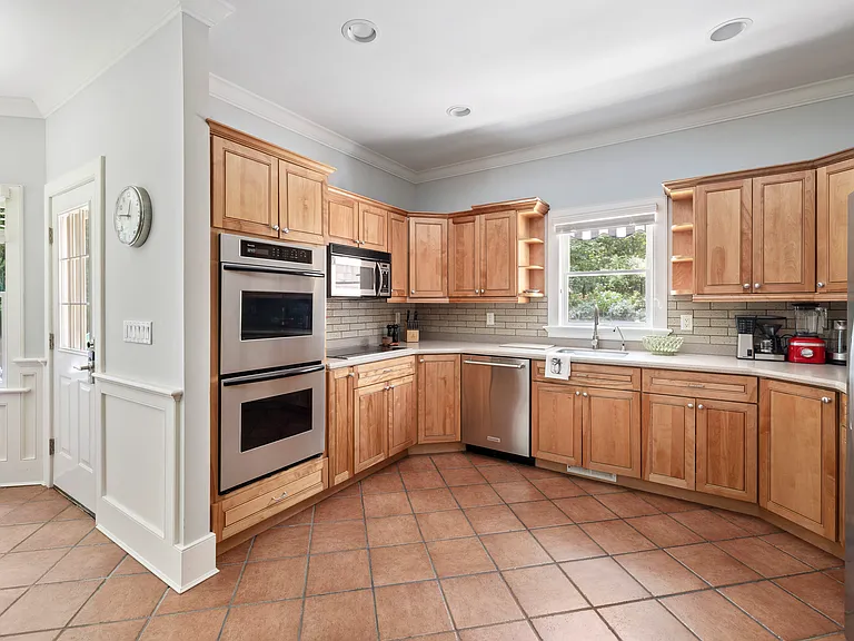 16 Ocean Pkwy — Photo 7