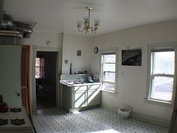 4th image of 2651 N Weil St