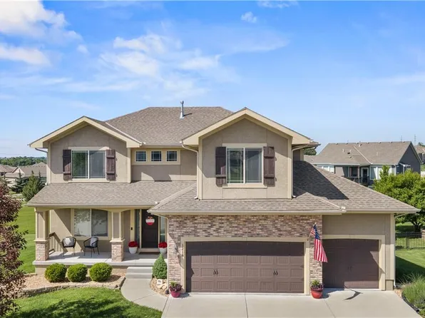 1218 Becket Ct, Raymore, MO 64083