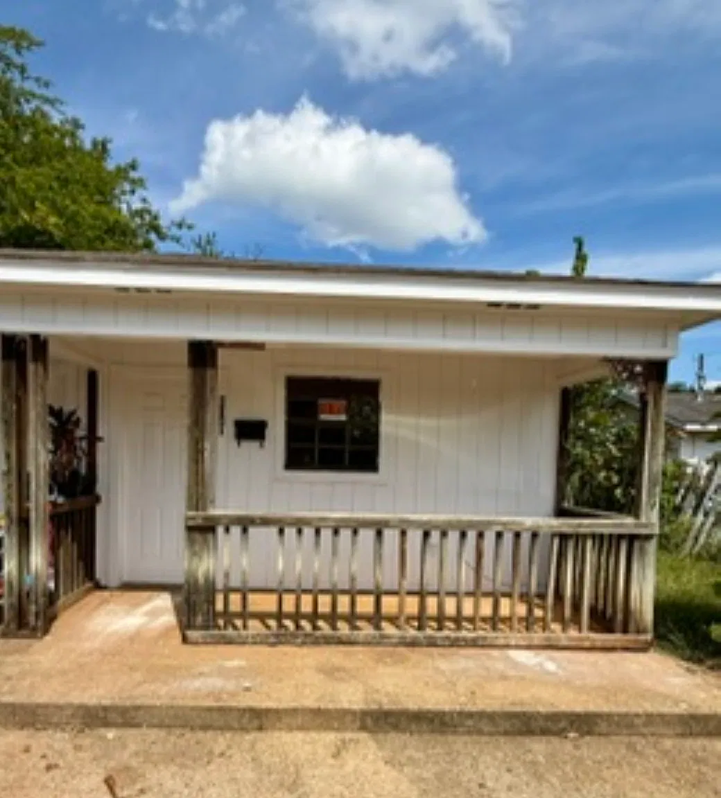2 bed, 700 sqft, $800 — Photo 1