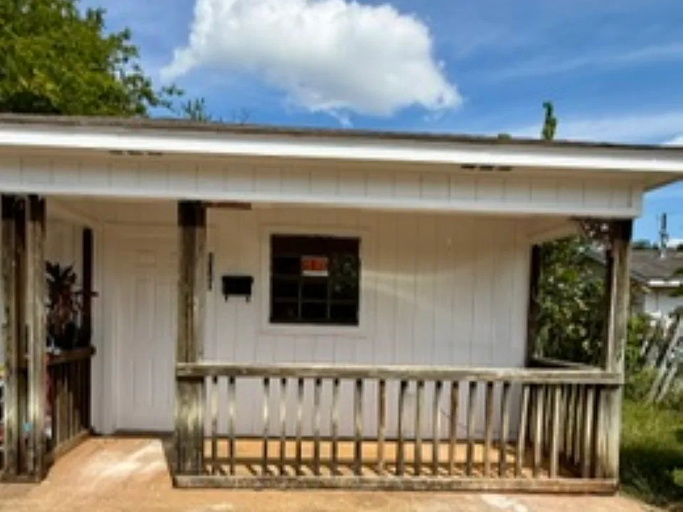 804 W Travis St #1