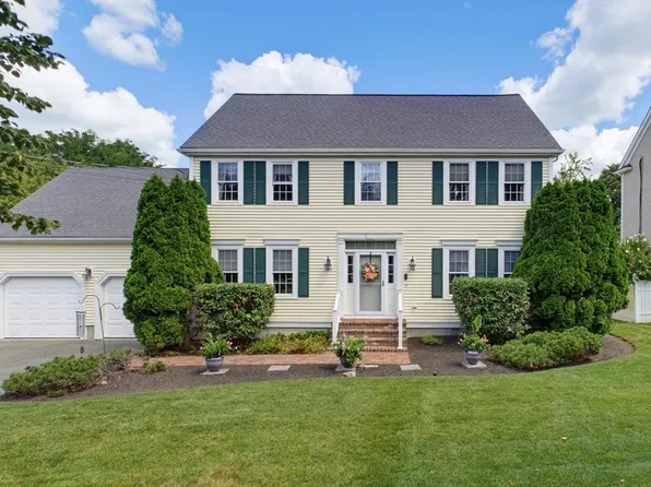 11 Ryan Dr, Norwood, MA 02062