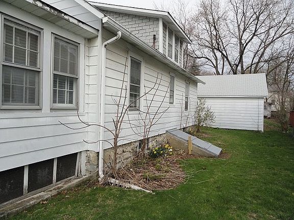 3rd image of 26 Mason Ave