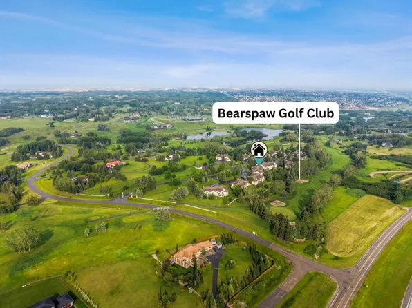 126 N Country Club Ln, Rocky View County, AB T3R 1G2