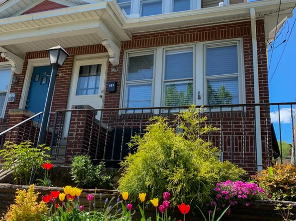 953 Delaware Ave, Fountain Hill, PA 18015