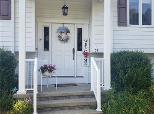 39 N Loxley Dr, Johnston, RI 02919