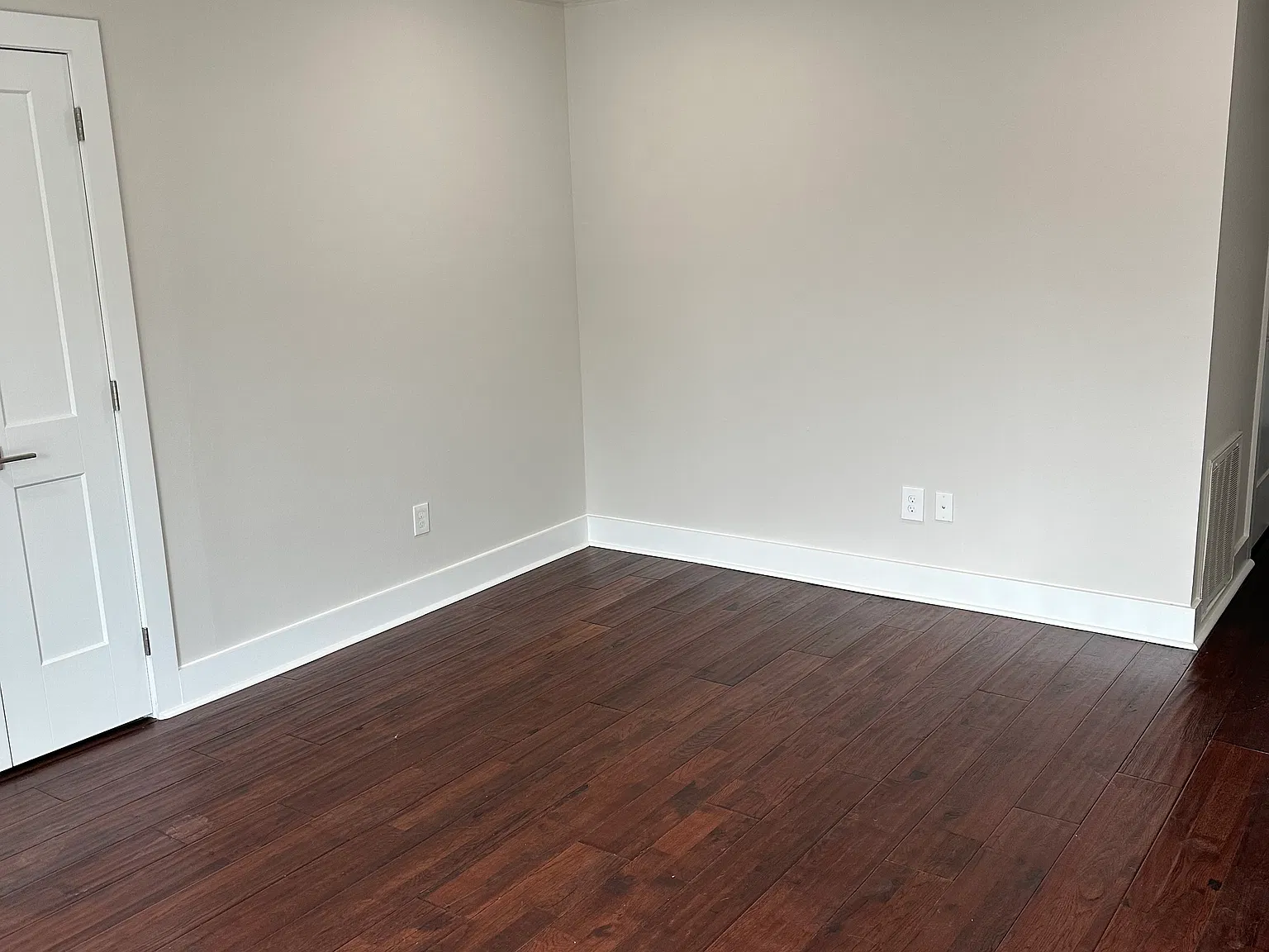 2 bed, 1200 sqft, $2,200 — Photo 4